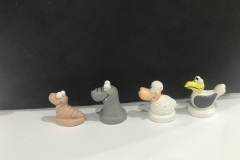 (4)